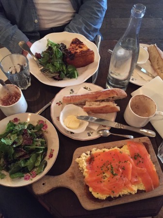 Petit Dejeuner a Le Cler